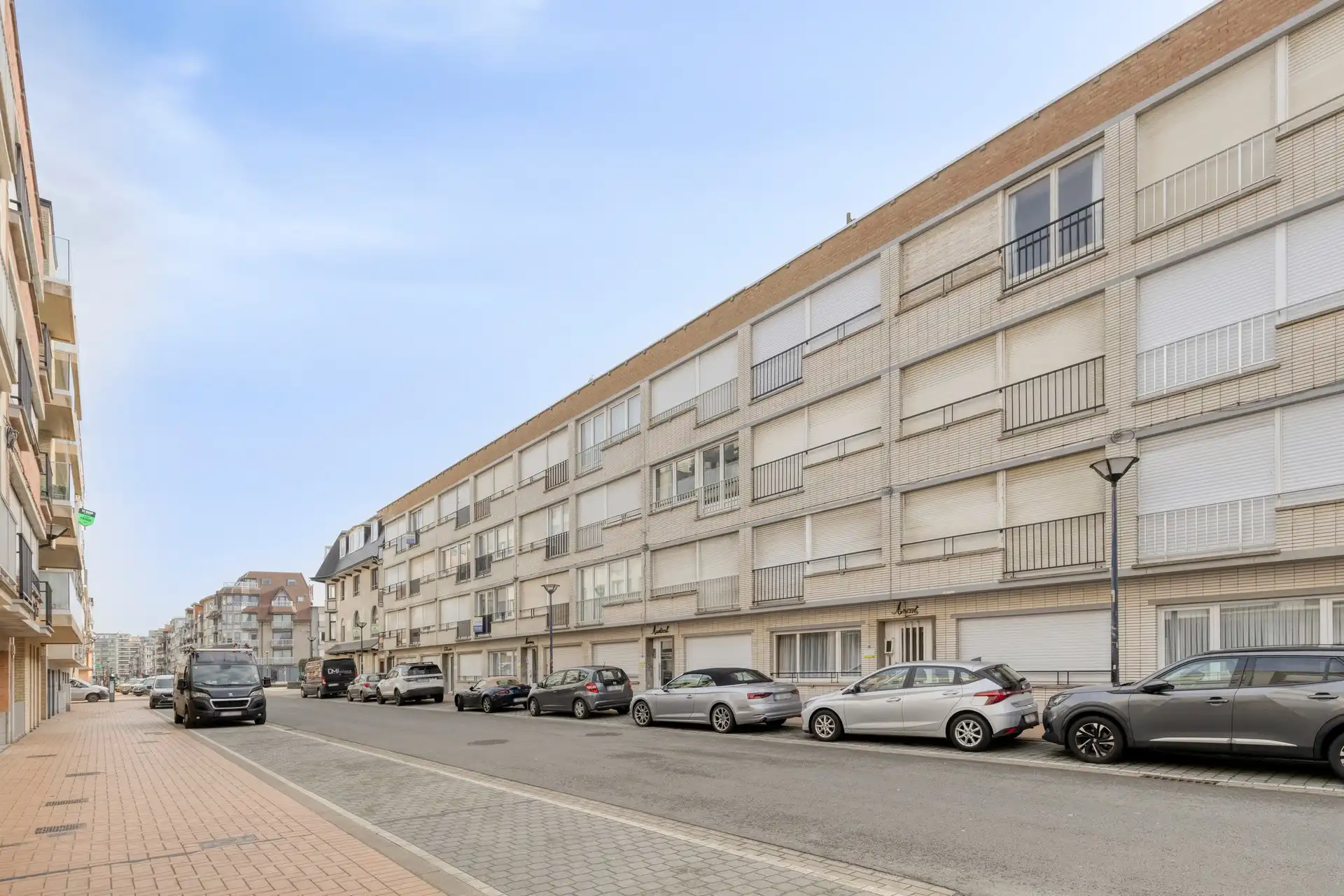 Gelijkvloers appartement met 2 slaapkamers te Westende. foto 2