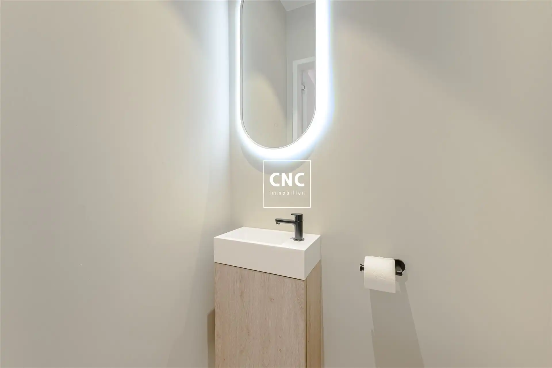 Stijlvol nieuwbouwappartement met zijdelings zeezicht foto 10