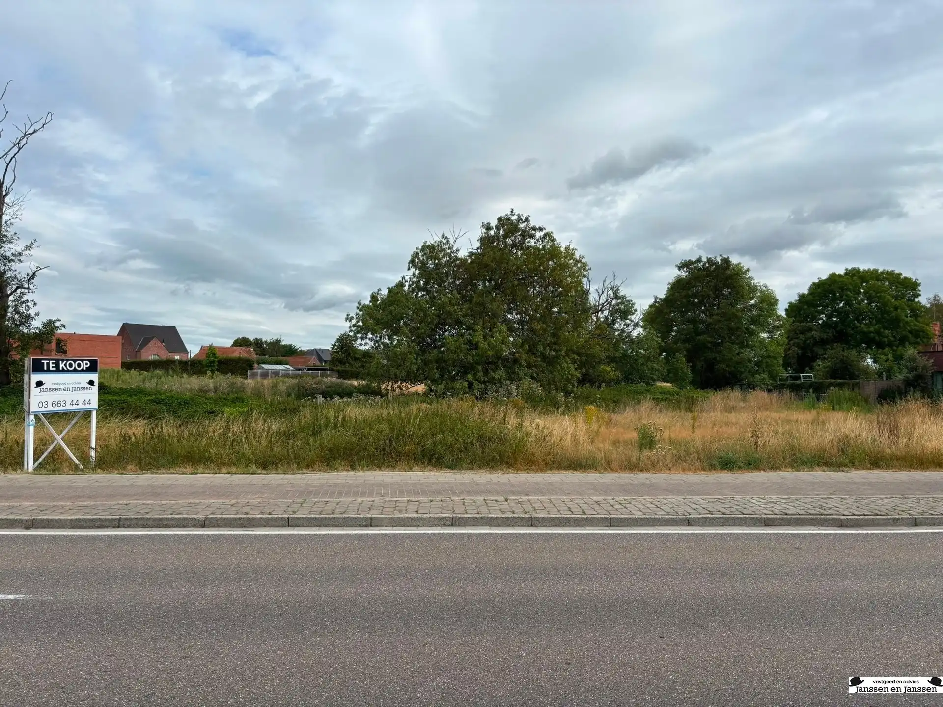 Ruime bouwgrond voor een open bebouwing met een oppervlakte van 1517m² foto 6