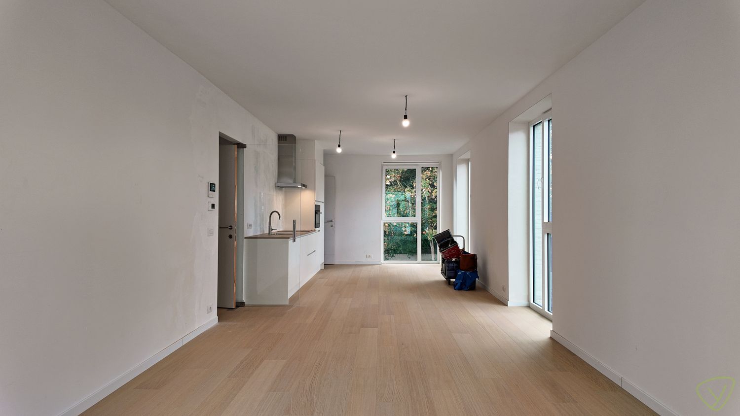 Energiezuinig 2-slaapkamerappartement met terras en parking! foto 8
