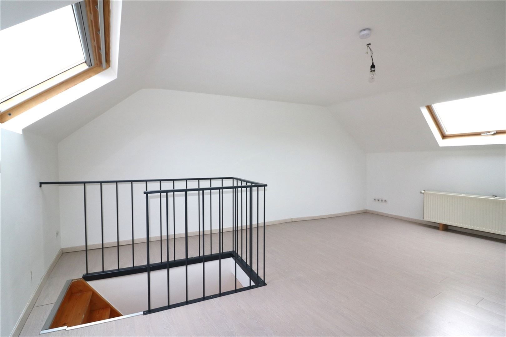 Instapklare woning met 3 slpk., koer en garage foto 7