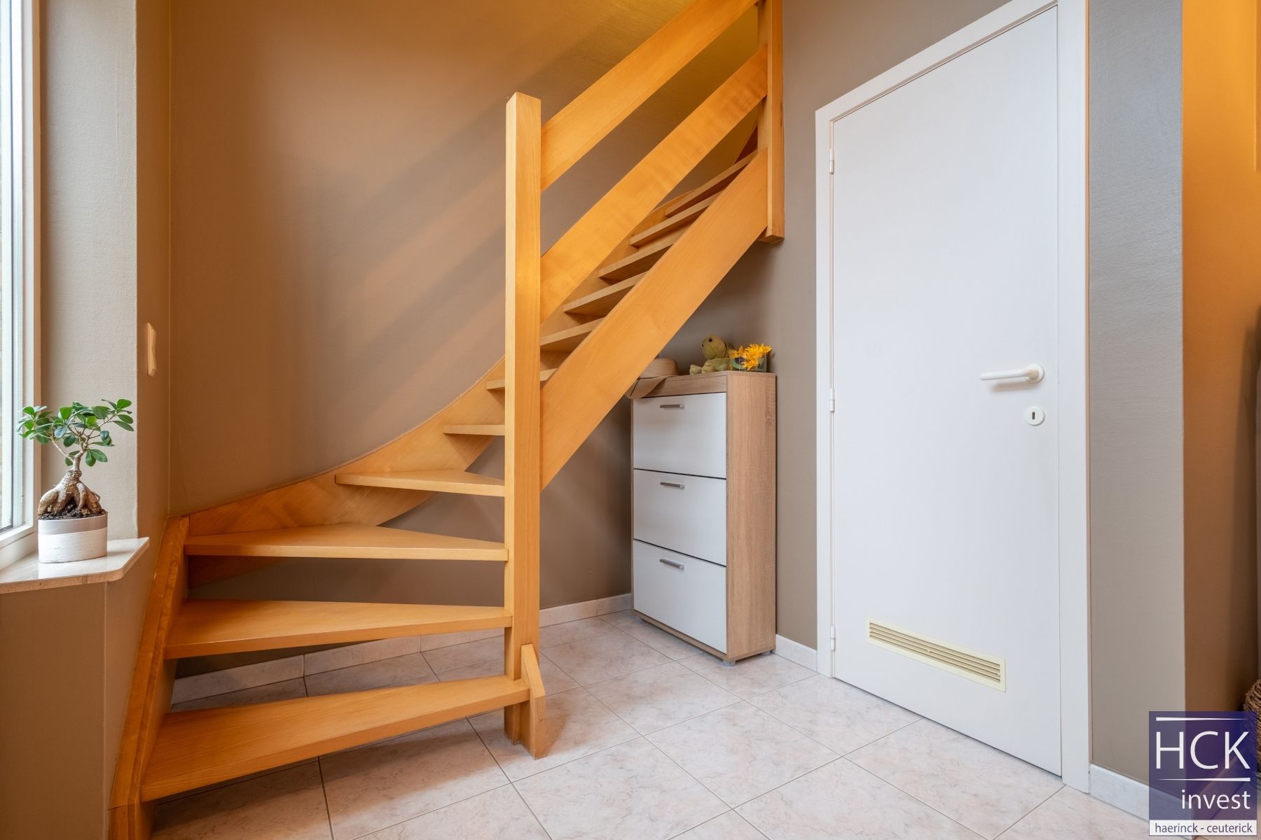 KRUISHOUTEM - Instapklare woning met 3 SLPK. op rustige ligging foto 8