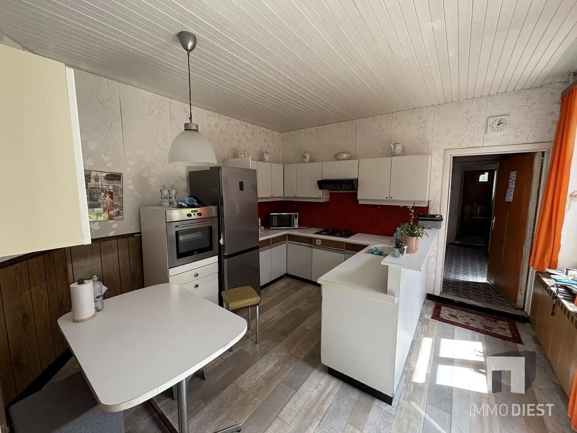 Ruime kluswoning met 3 slaapkamers, garage en tuin foto 6
