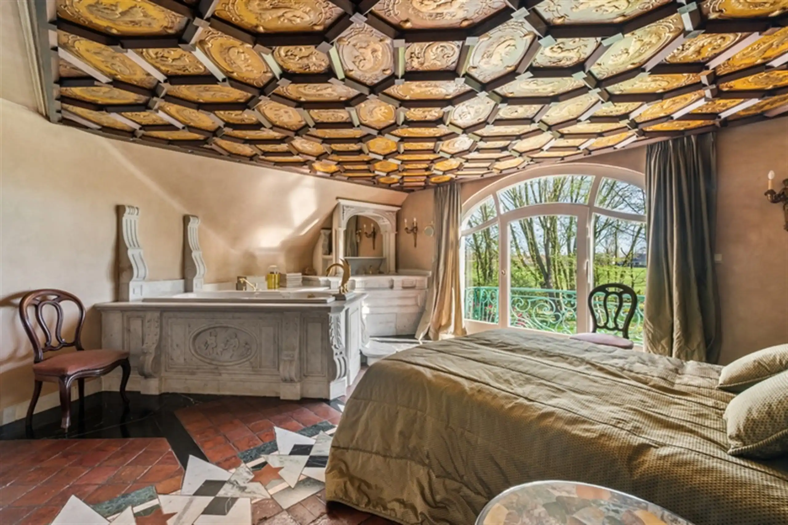 Exclusieve villa met bos, zicht  en  unieke geschiedenis! foto 21