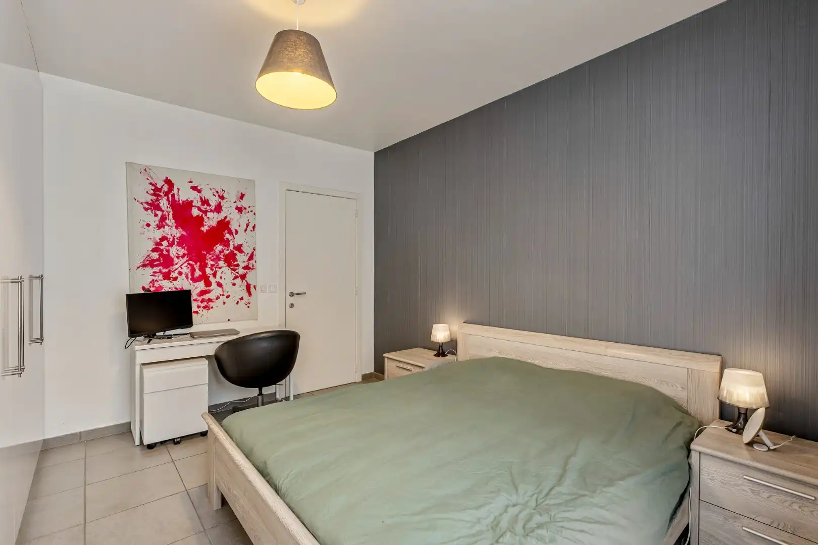 Gelijkvloers appartement (105m²), 2 slpk, tuin/terras, autostaanplaats + kelderberging foto 12