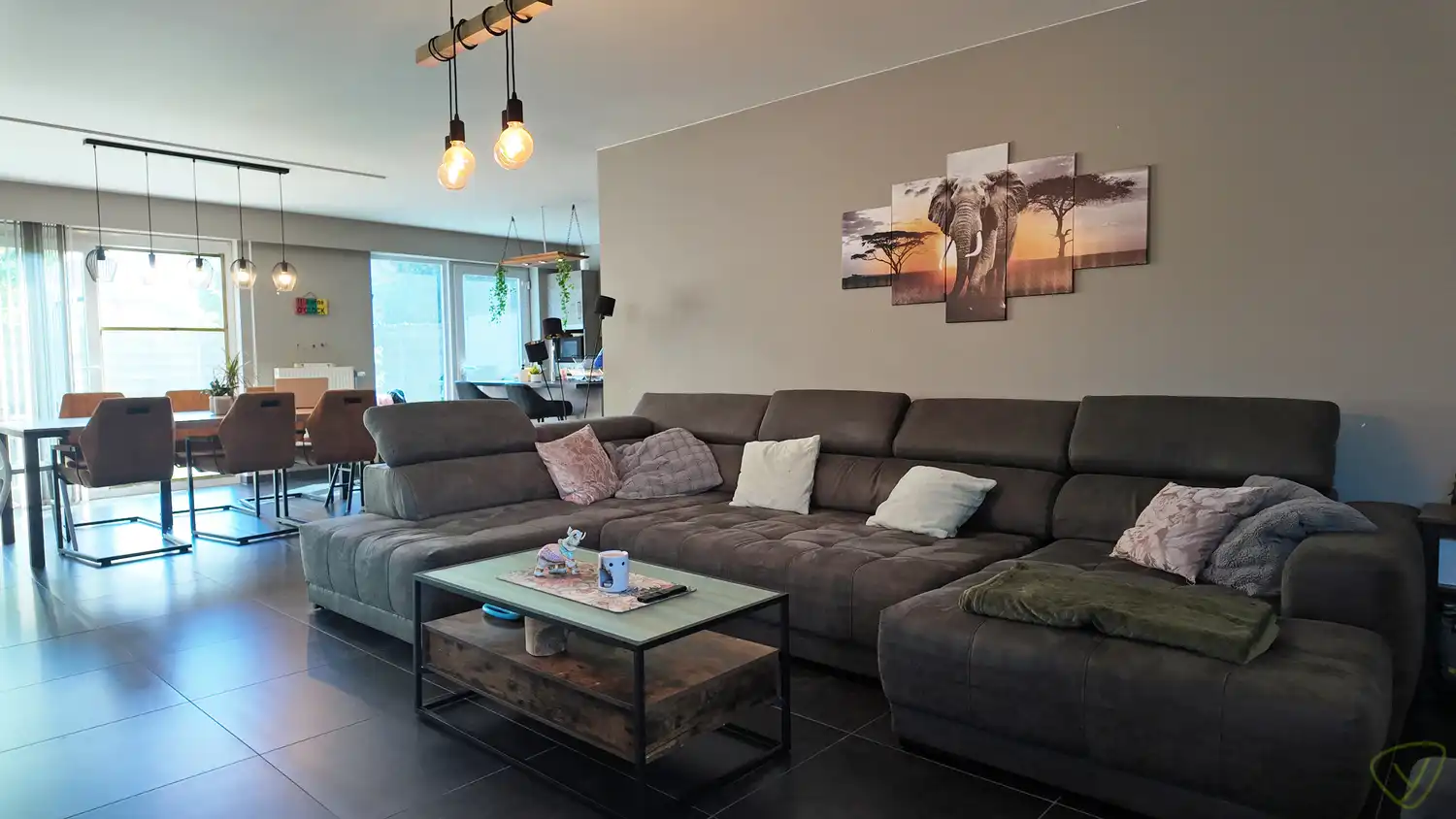 Ruime en moderne woning te huur in Maldegem met 4 slaapkamers en garage - perfect voor comfortabel wonen nabij alle voorzieningen! foto 2