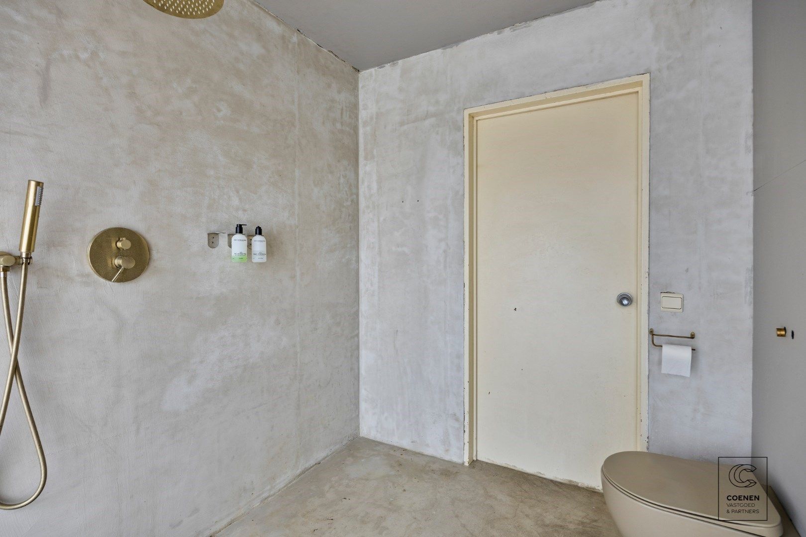 Verder te renoveren villa met een bew opp van 400m² op 5500m² grond op een schitterende ligging te Oud-Turnhout. foto 22