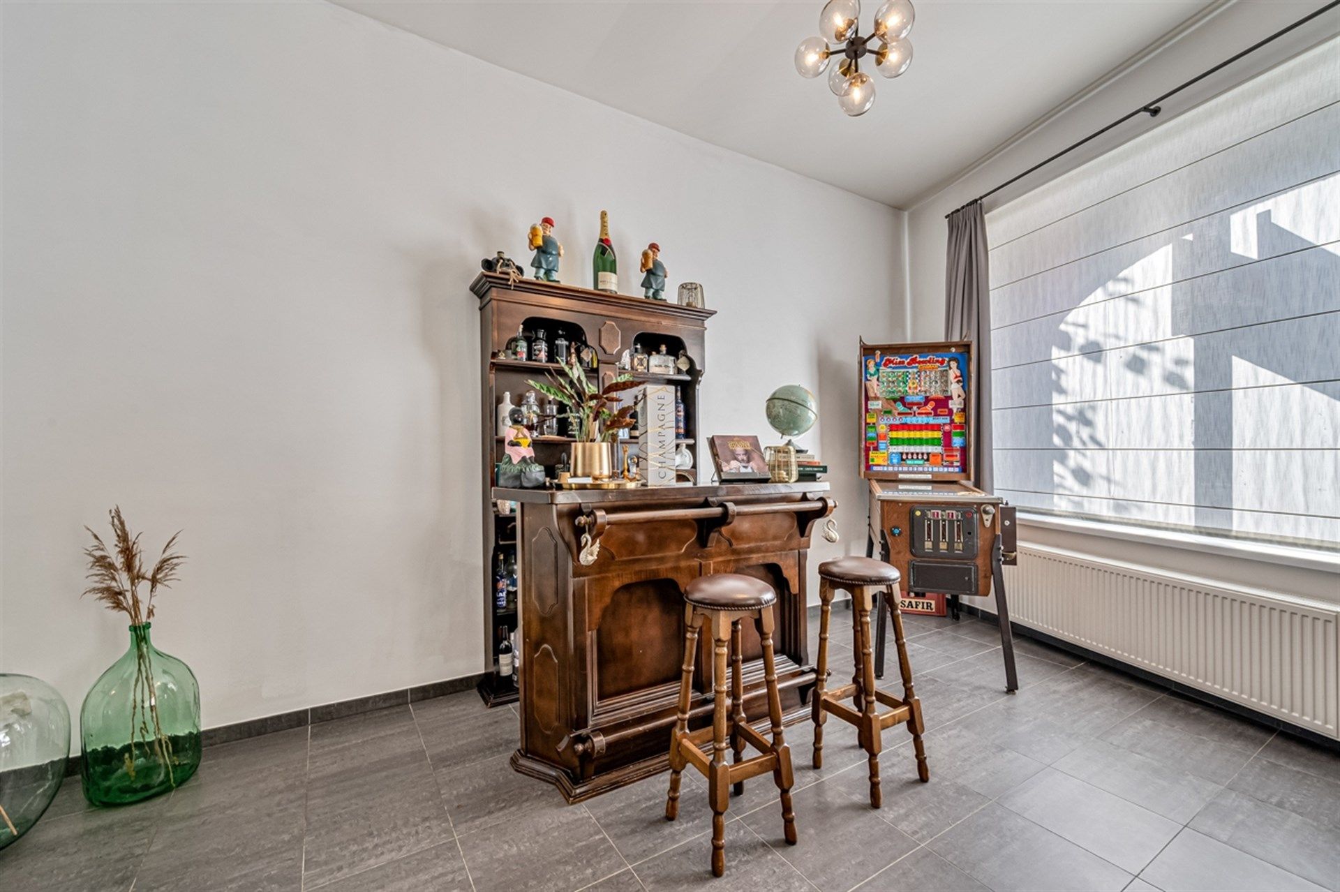 Instapklare gezinswoning in de stadsrand (nabij OLV) met 257m² bewoonbare oppervlakte foto 4