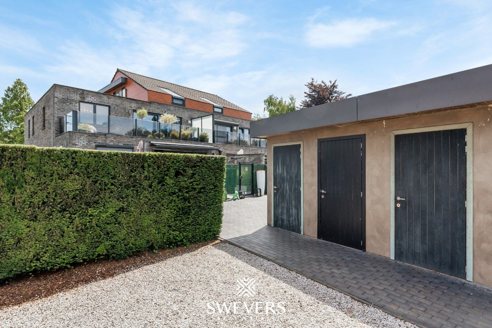 Instapklaar appartement met groot terras in hartje Tongeren foto 22