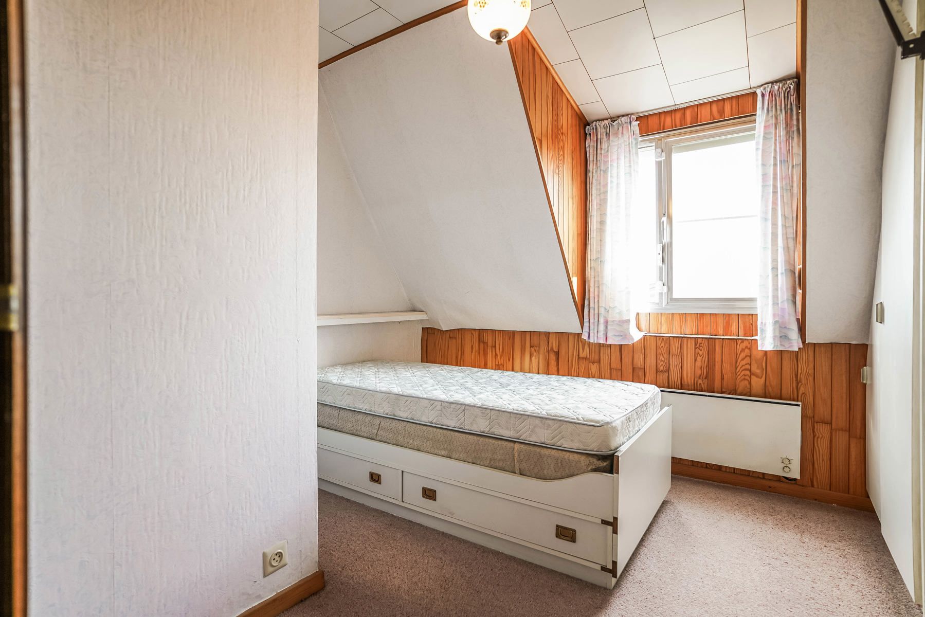 Uitstekend gelegen, te renoveren halfopen bebouwing met prachtige tuin te Londerzeel foto 13