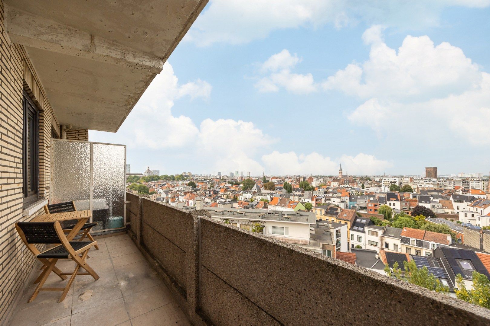 2 slaapkamer appartement met panoramisch zicht.  foto 2