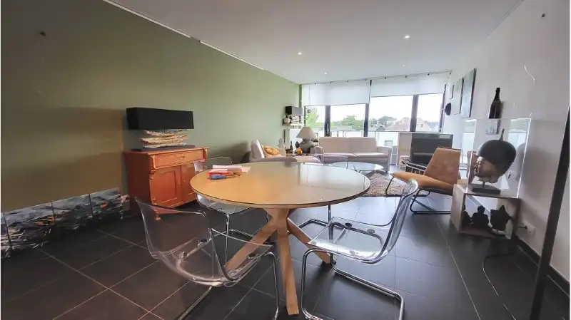 Instapklare 2-slaapkamerduplex met terras en carport te huur in Sijsele Damme foto 4