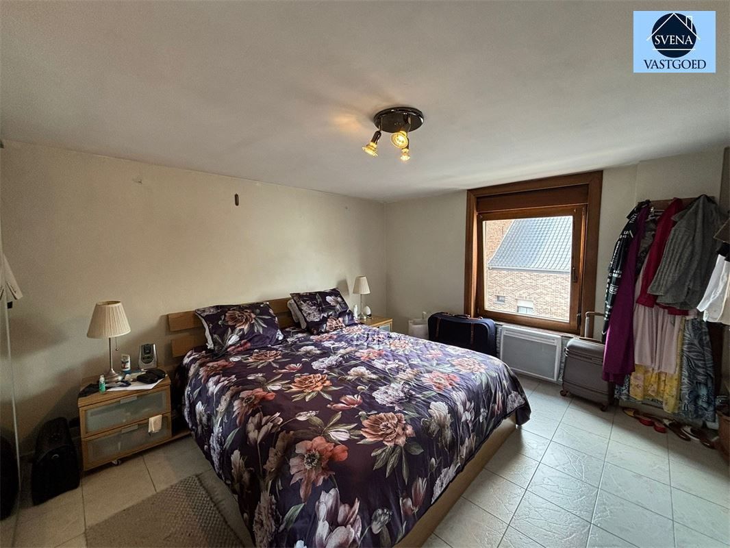 WONING MET 5 SLAAPKAMERS EN STADSTUINTJE. foto 5