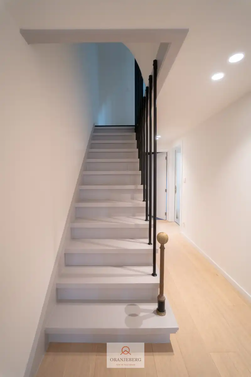 Uitmuntend gelegen gerenoveerde woning ! foto 36