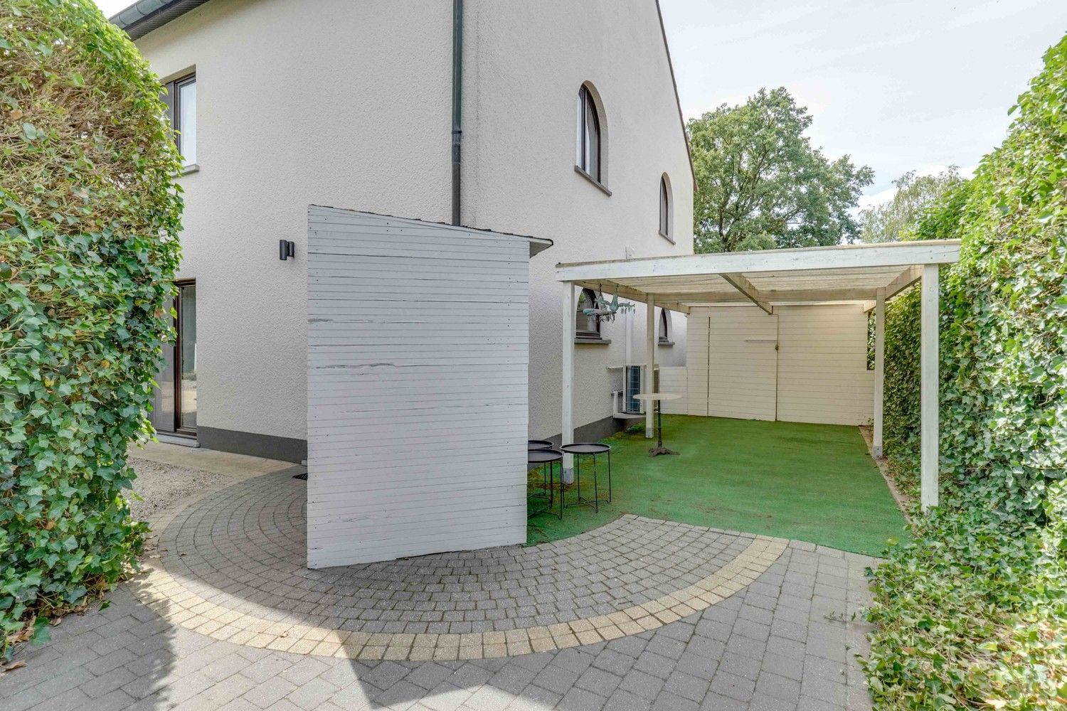 Uitstekend gelegen, gerenoveerde villa op 10a foto 57