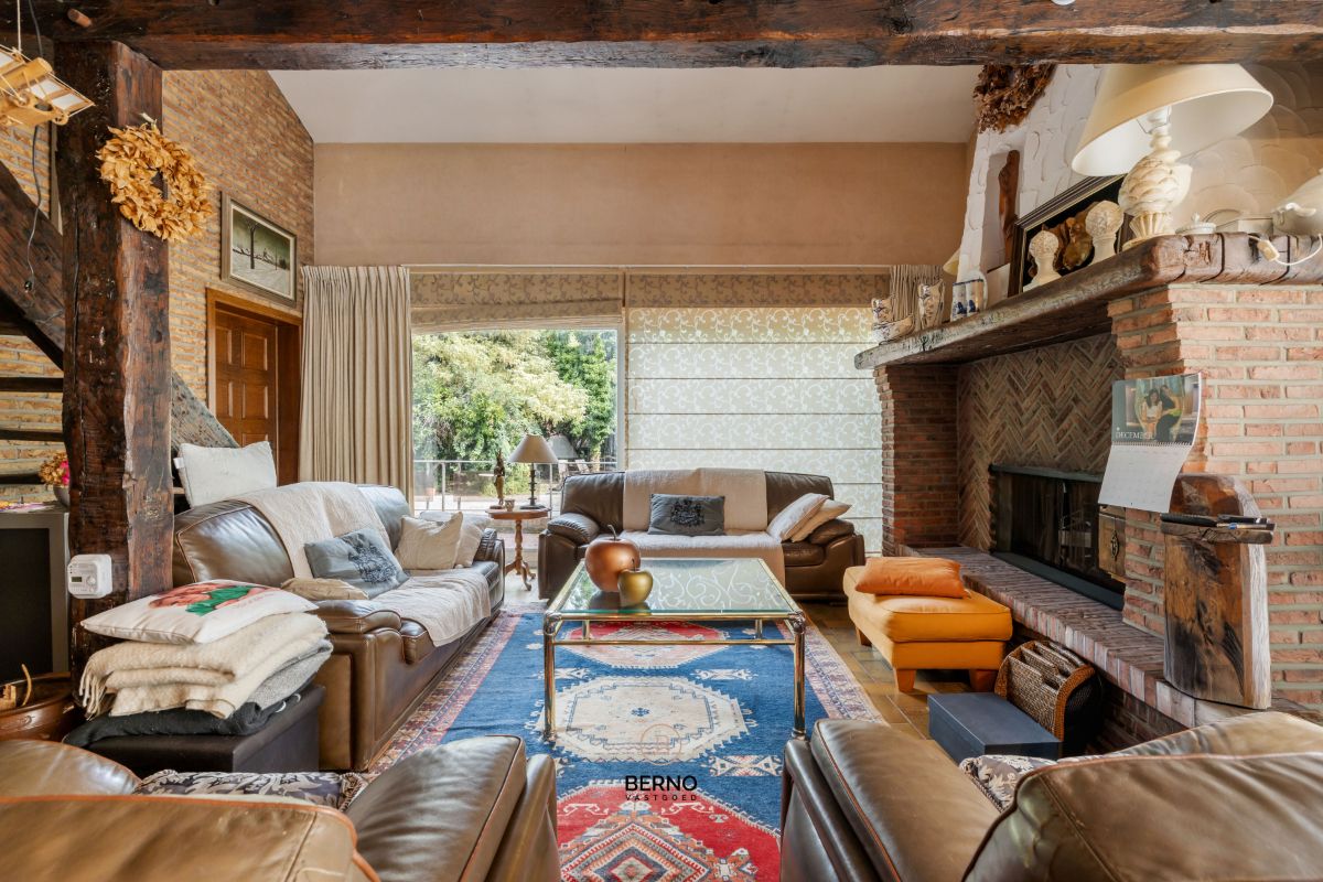 Ruime laagbouwvilla met 5 slaapkamers en 150 m² kelder/garage foto 2