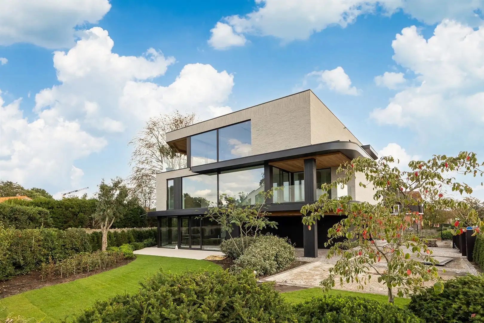 Exclusief penthouse met luxe afwerking en wijds uitzicht. foto {{pictureIndex}}
