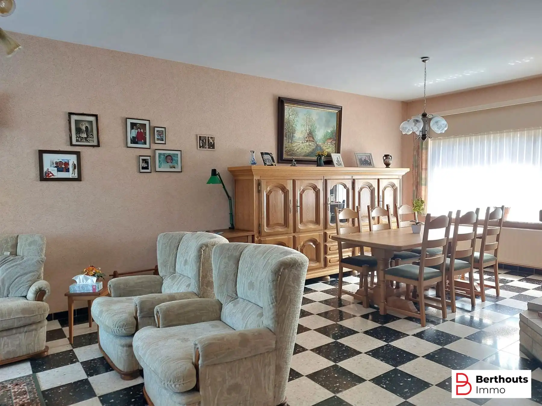 SUPER GELEGEN RIJWONING MET GARAGE  foto 5