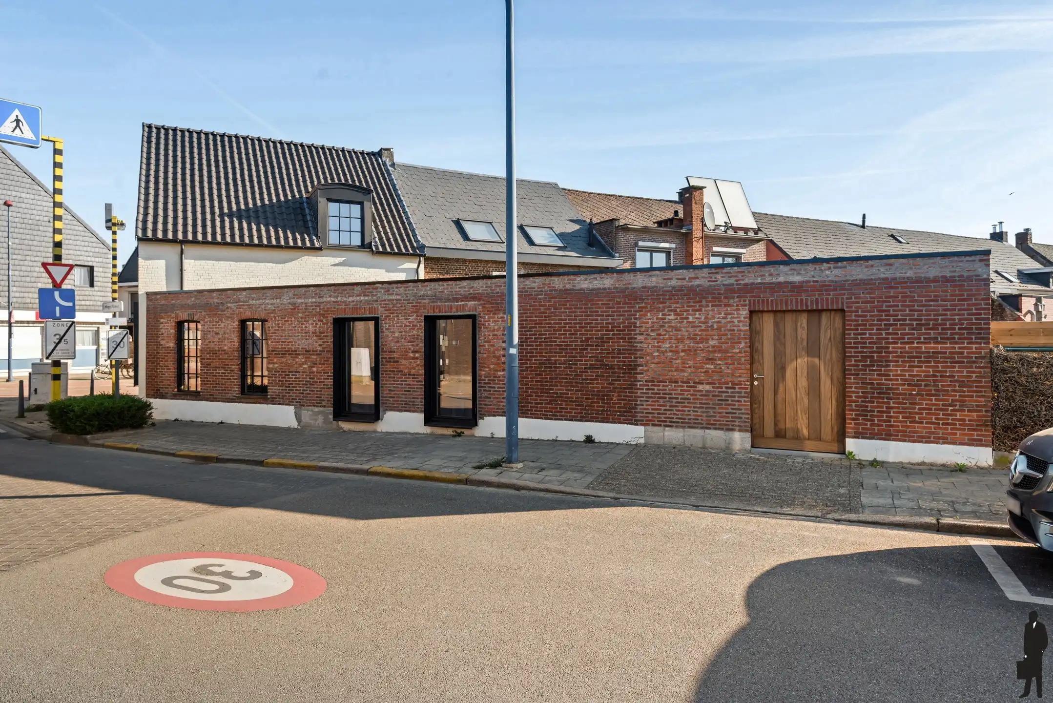 Af te werken gebouw in het centrum van Kontich-Kazerne foto 18