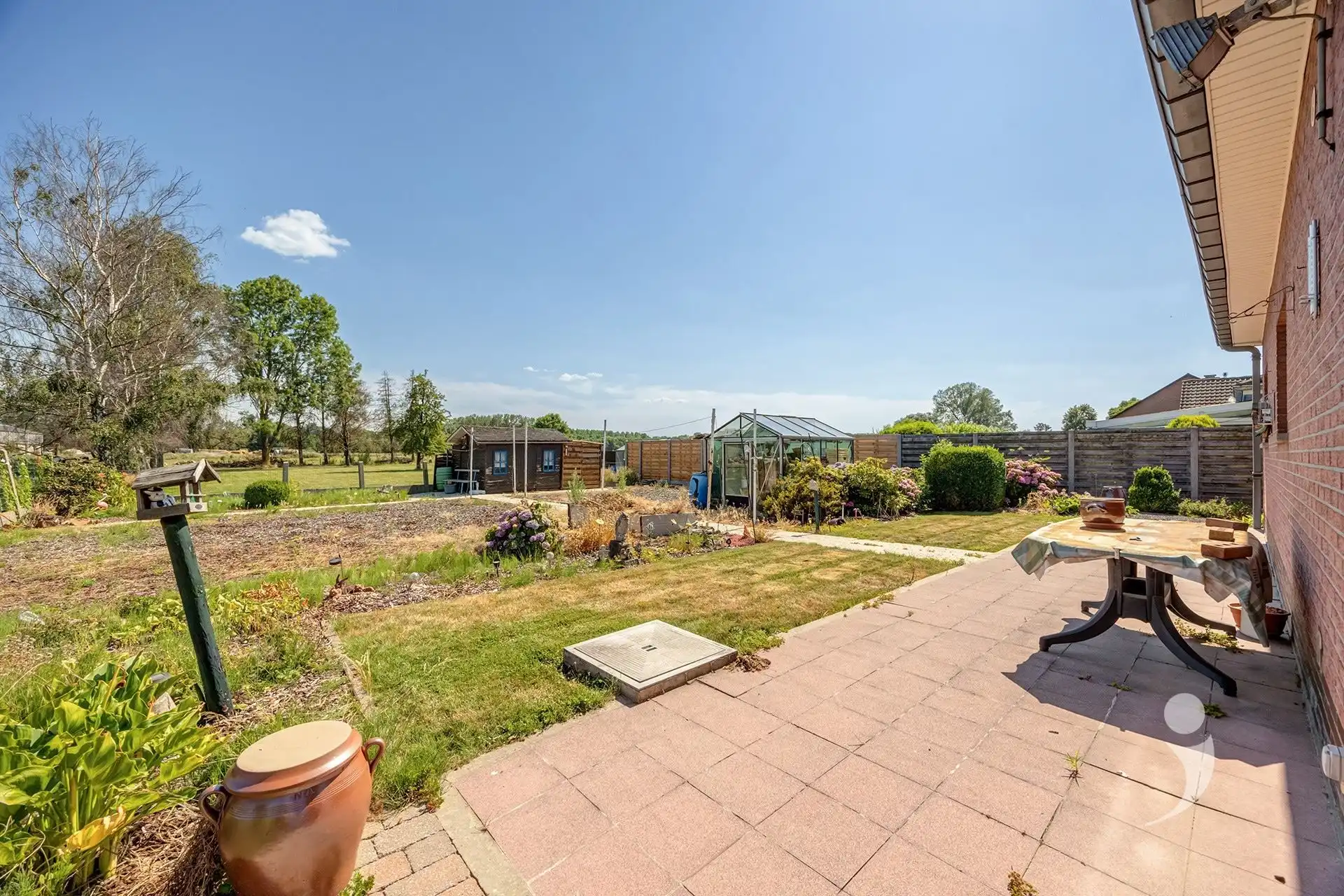 Te renoveren alleenstaande woning met zuidgerichte tuin en weids uitzicht foto 19