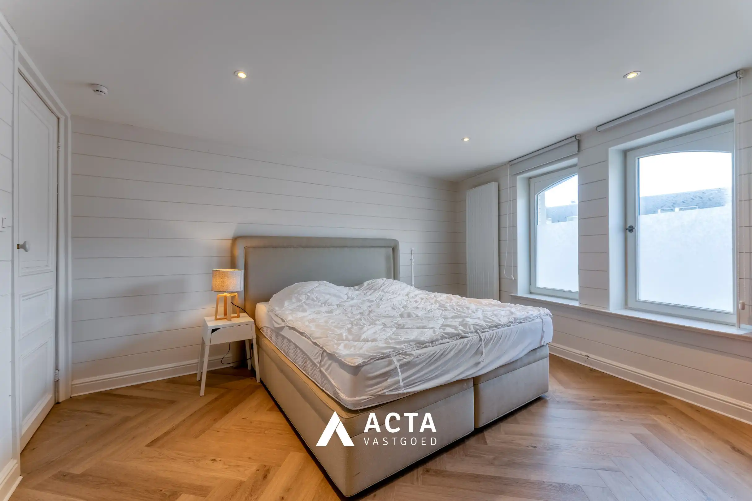 Gerenoveerd herenhuis in het centrum van Oostende foto 18