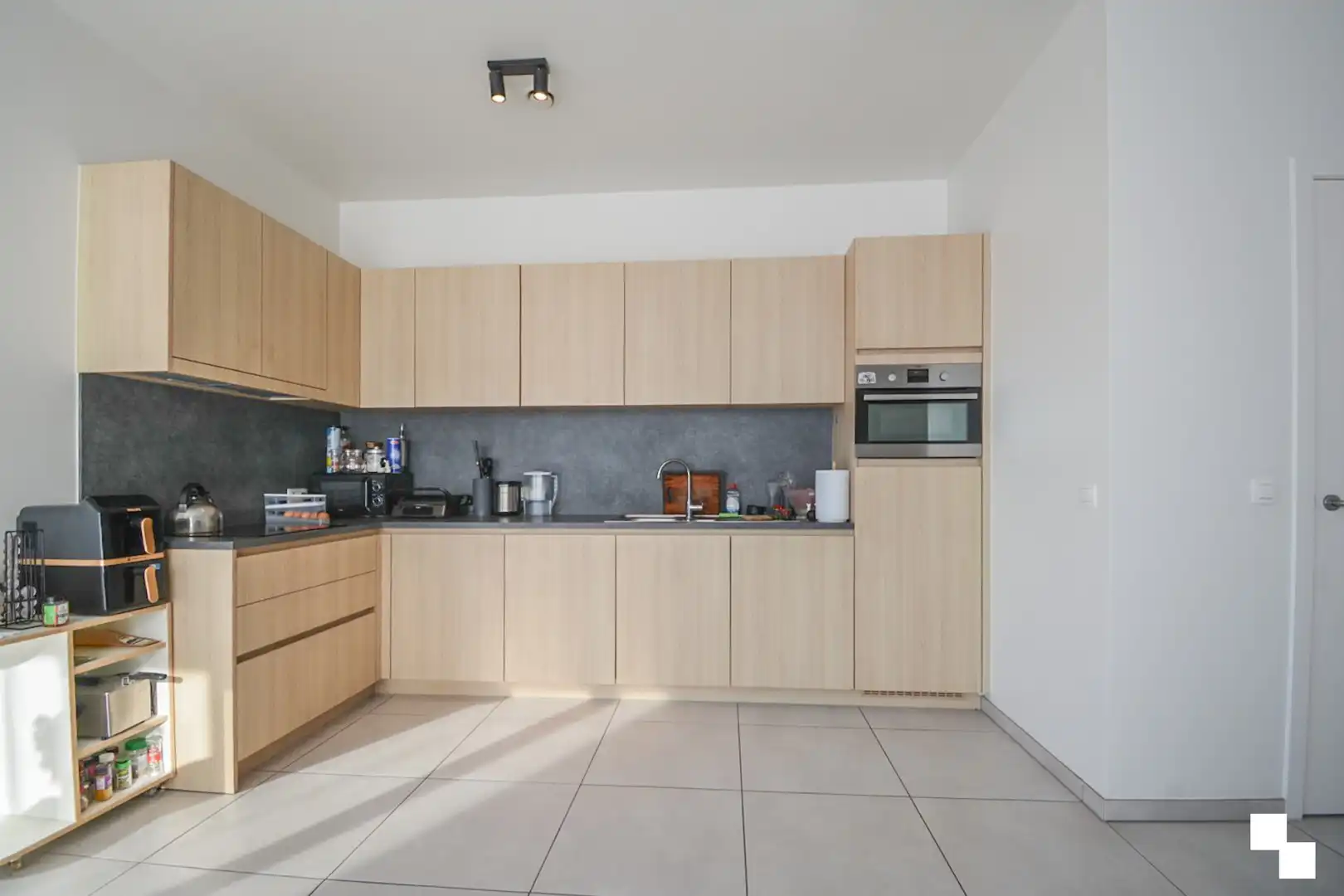 Energiezuinig 2-slaapkamer appartement met garage - centrum Rumbeke foto 6