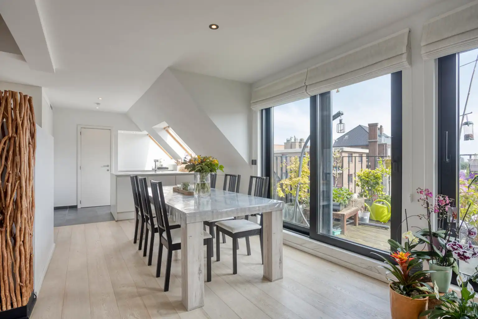 Prachtig gerenoveerde duplex appartement gelegen te Wemmel foto 5