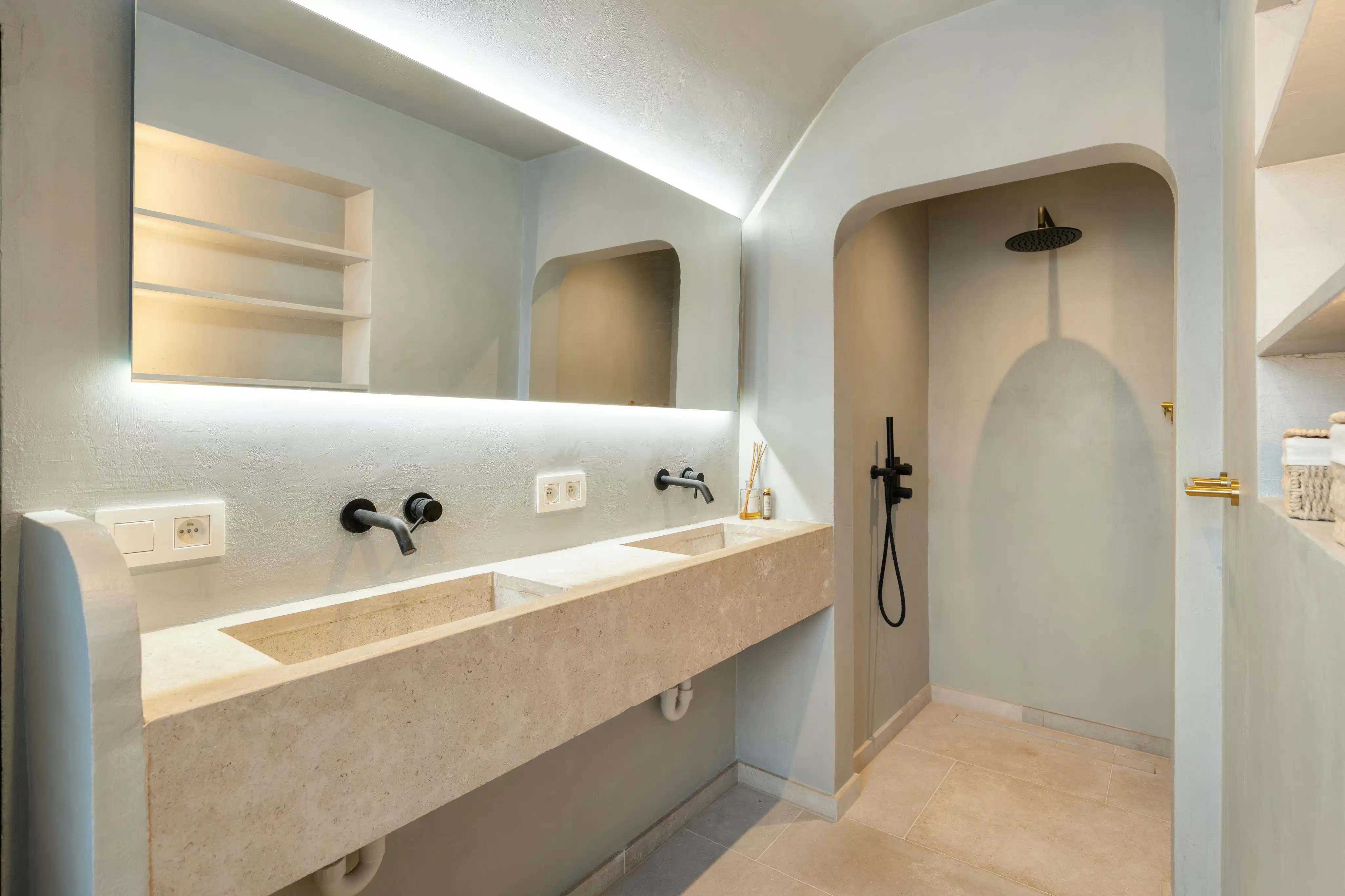 Gerenoveerde villa met 4 slaapkamers en prachtige vergezichten foto 17