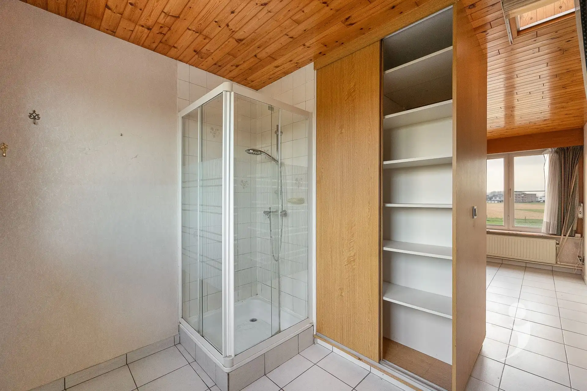 Te renoveren woning met zicht op de velden! foto 20