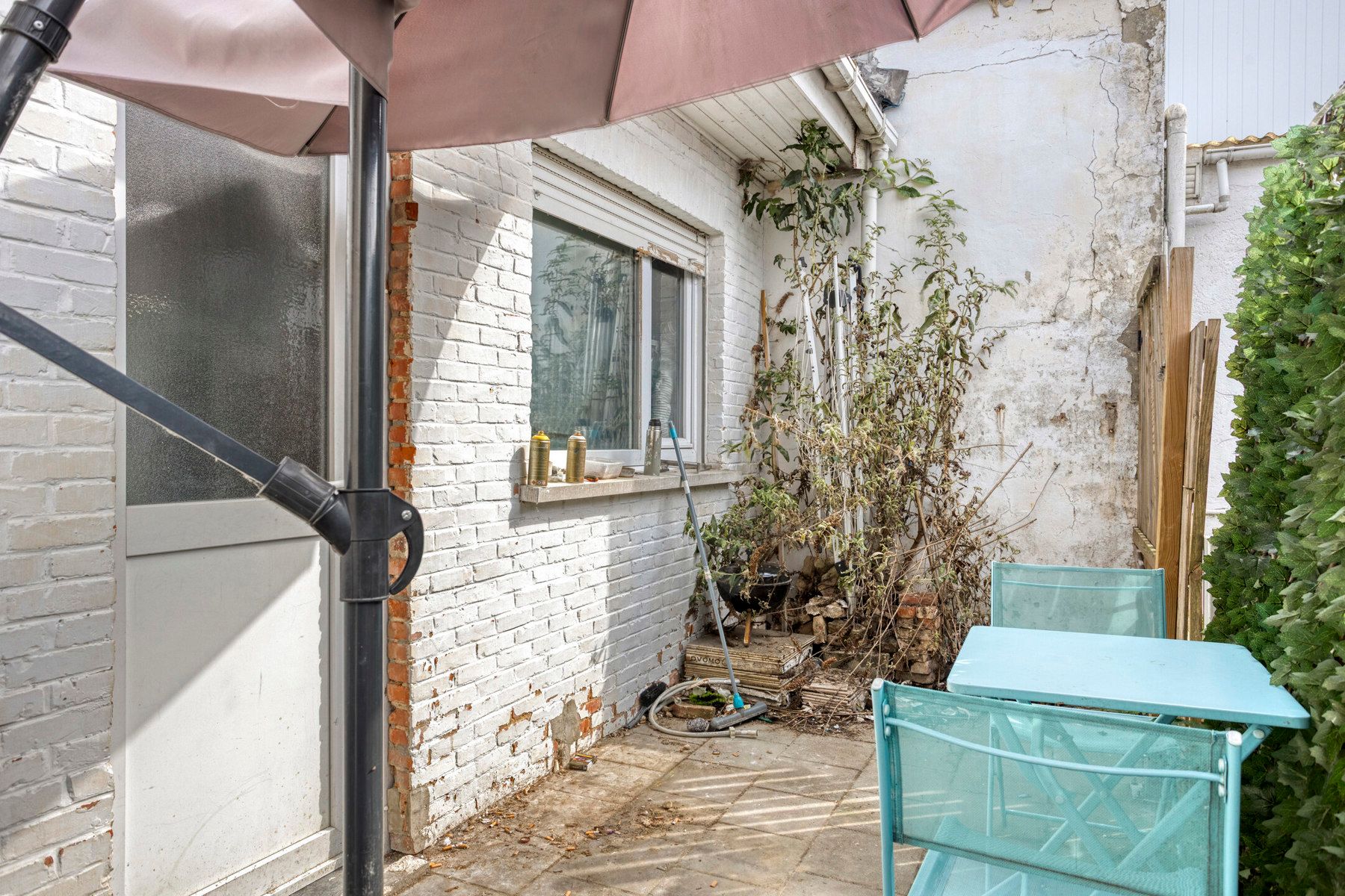 Op te frissen woning met potentieel in Zele foto 18