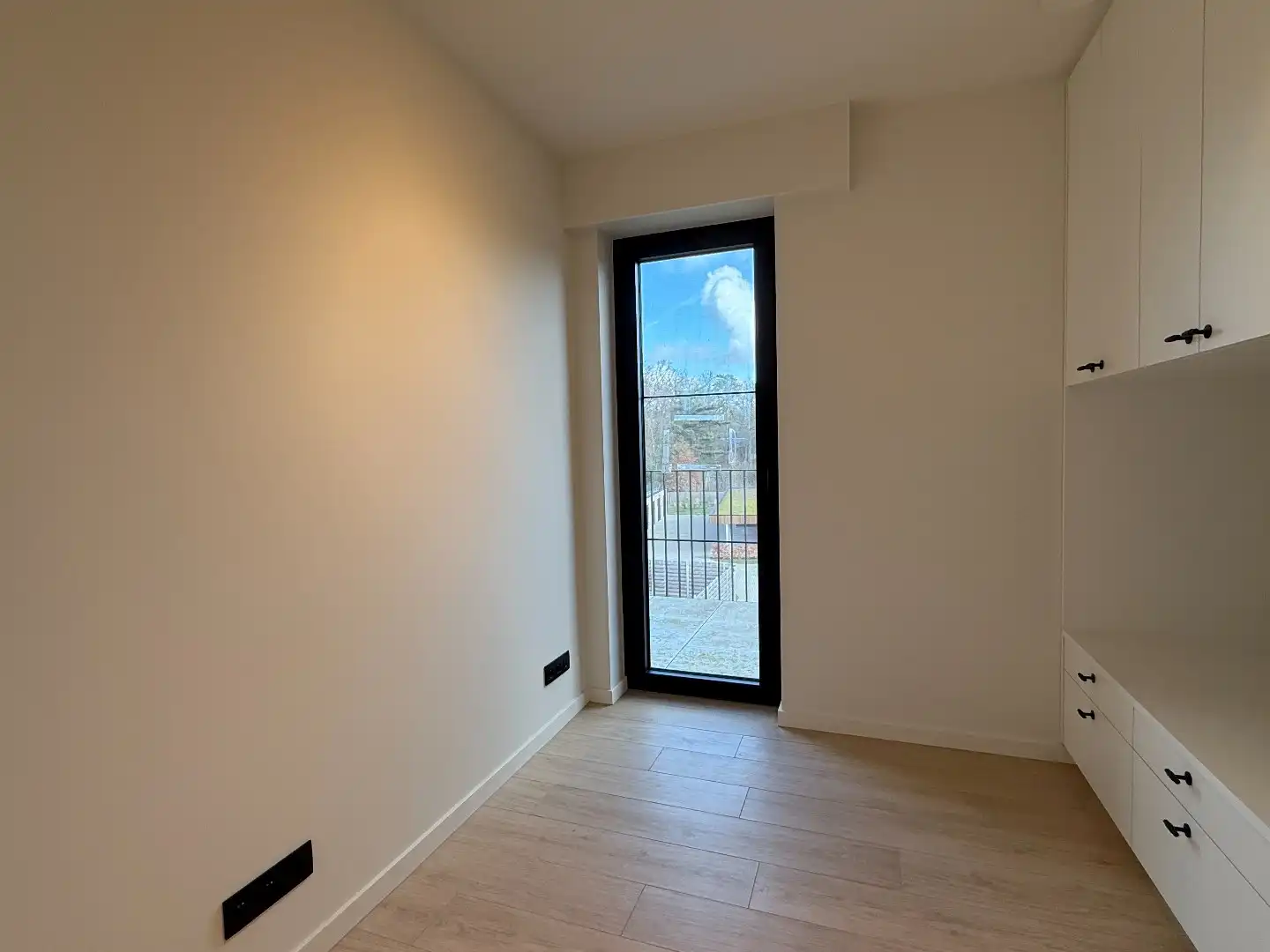 Exclusief penthouse met terrassen, carport en garage foto 17