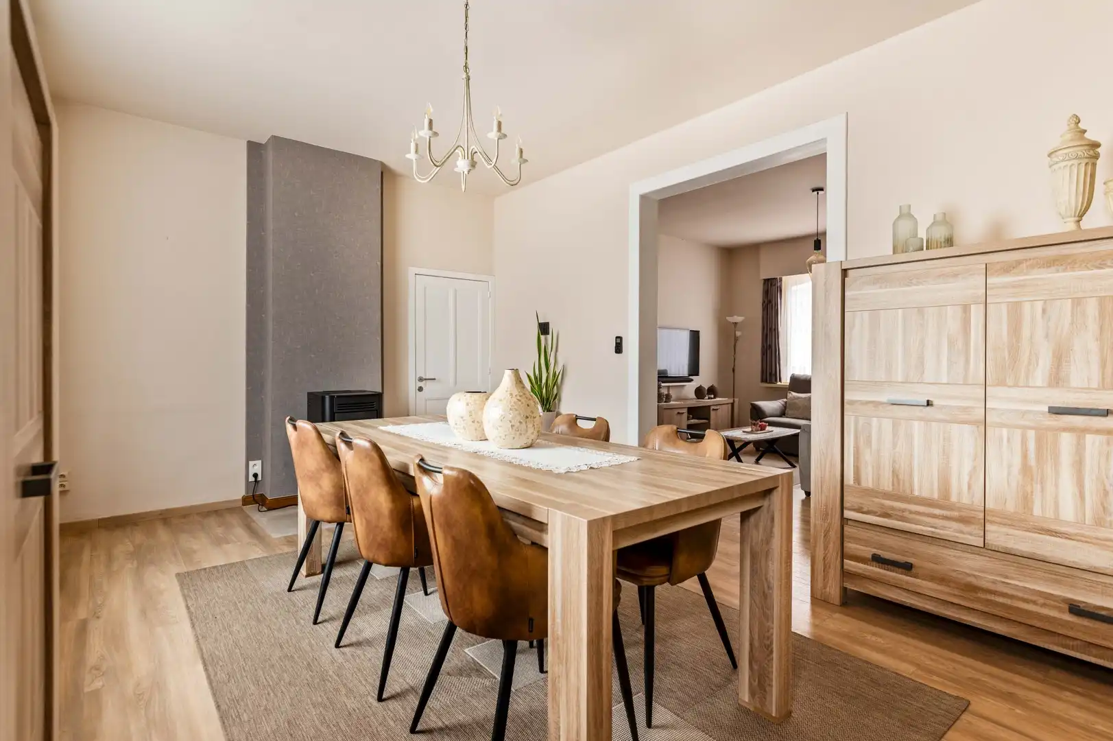 Te moderniseren woning met tal van mogelijkheden op centrale ligging in Herselt foto 3