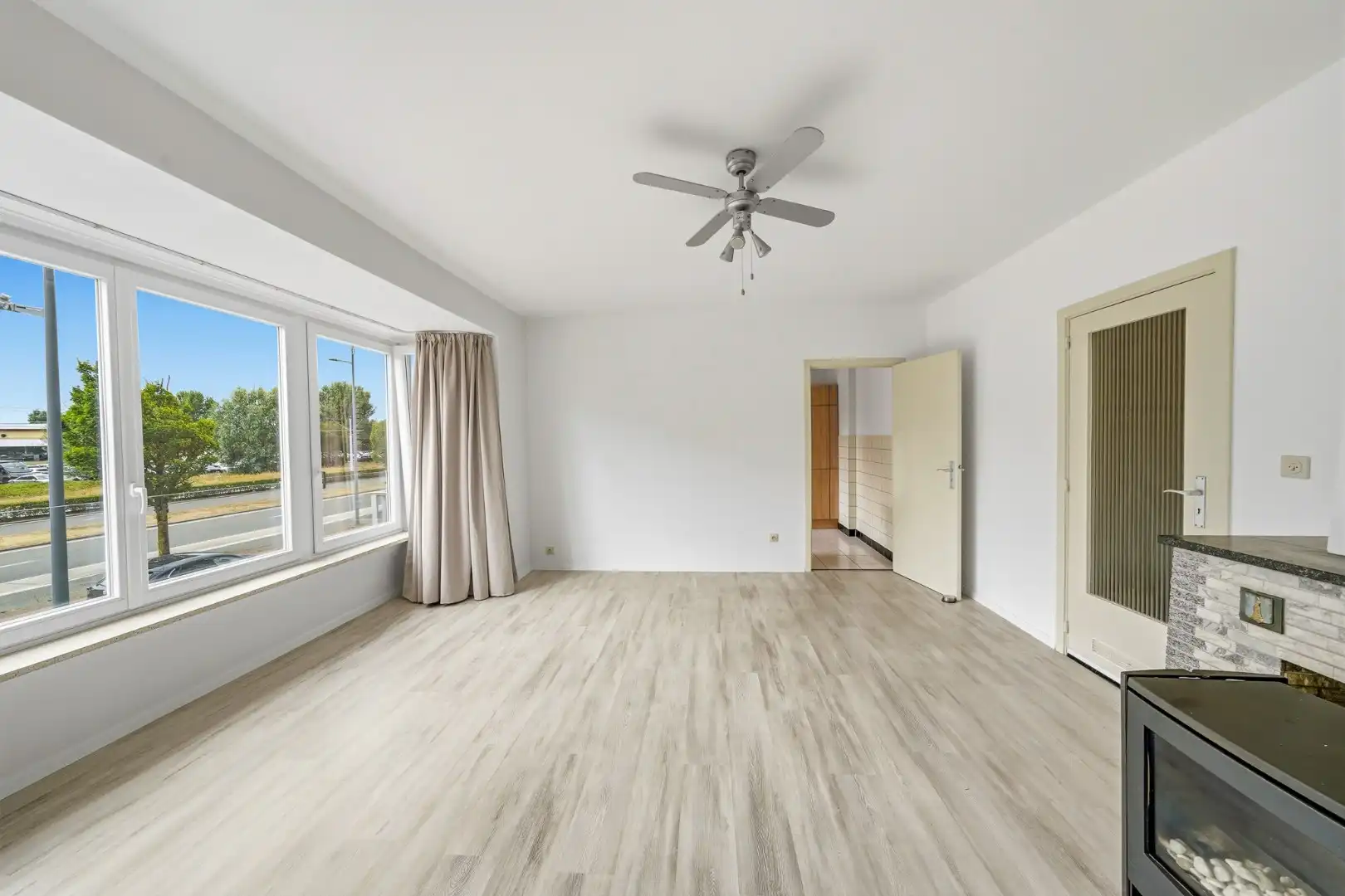Instapklaar appartement met 2 slaapkamers te Oostende foto 3