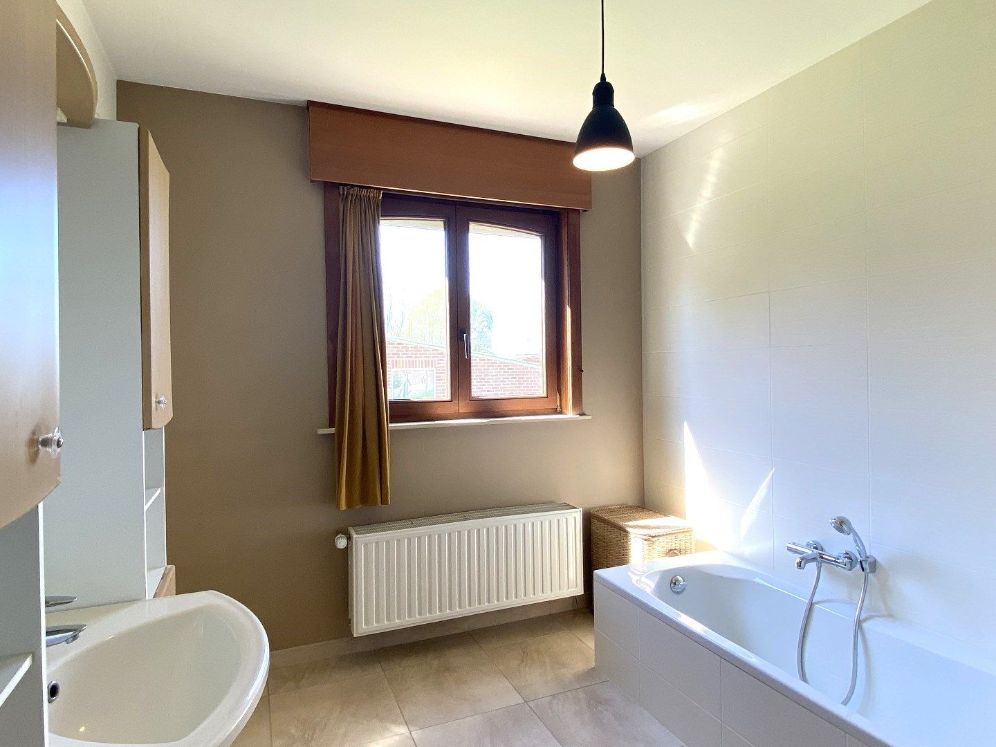 LANDELIJK GELEGEN WONING MET 3 SLPKS | TUIN EN GARAGE foto 9