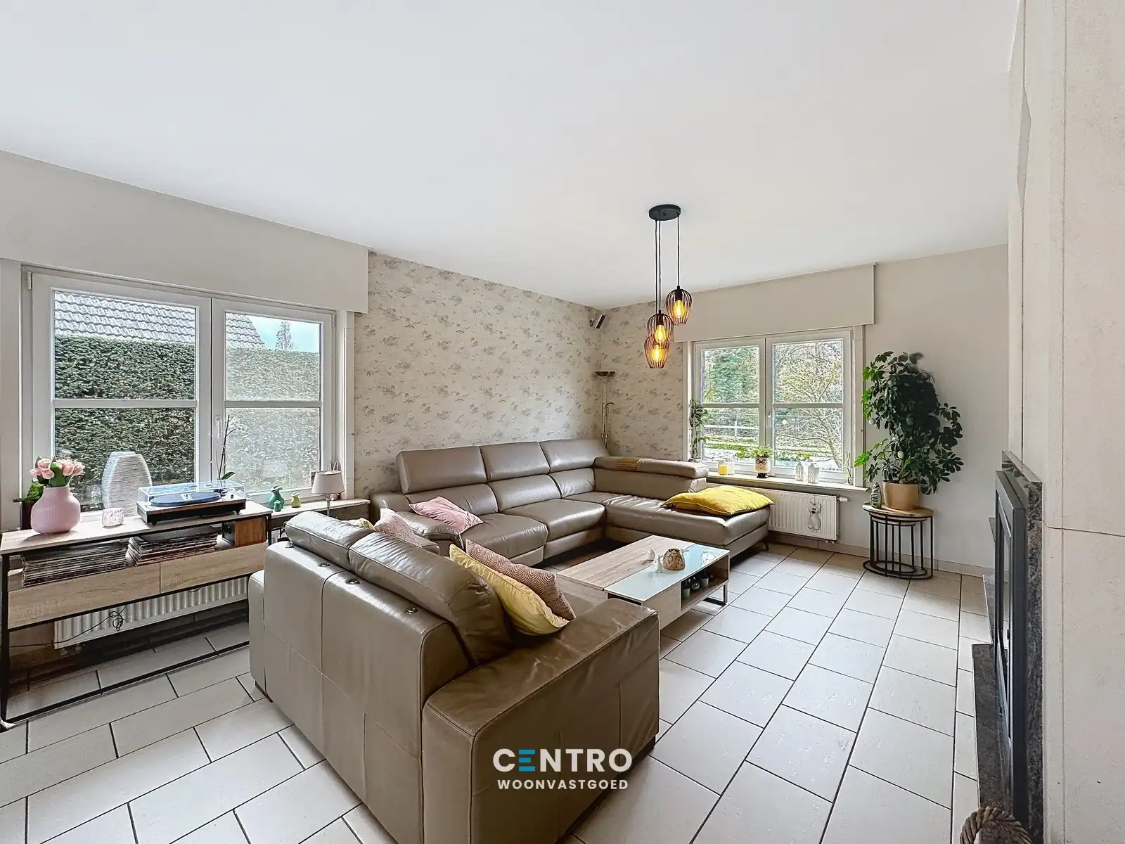 Kwalitatief afgewerkte villa met 4 slpks, garage én ZUIDger. tuin! foto 5