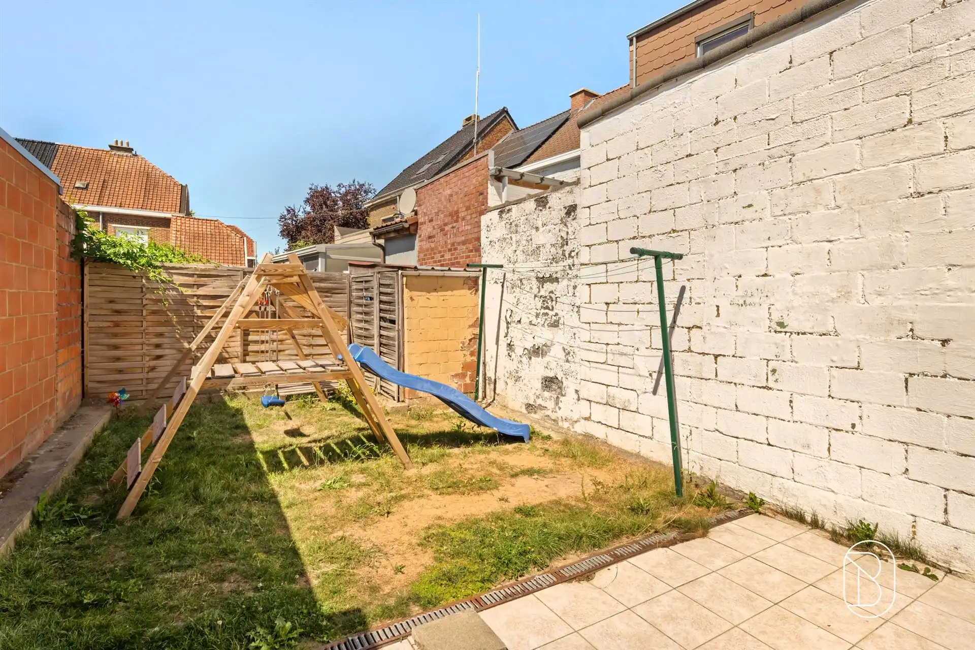 Rustig gelegen woning met 3 slk, bureau en tuin! foto 2