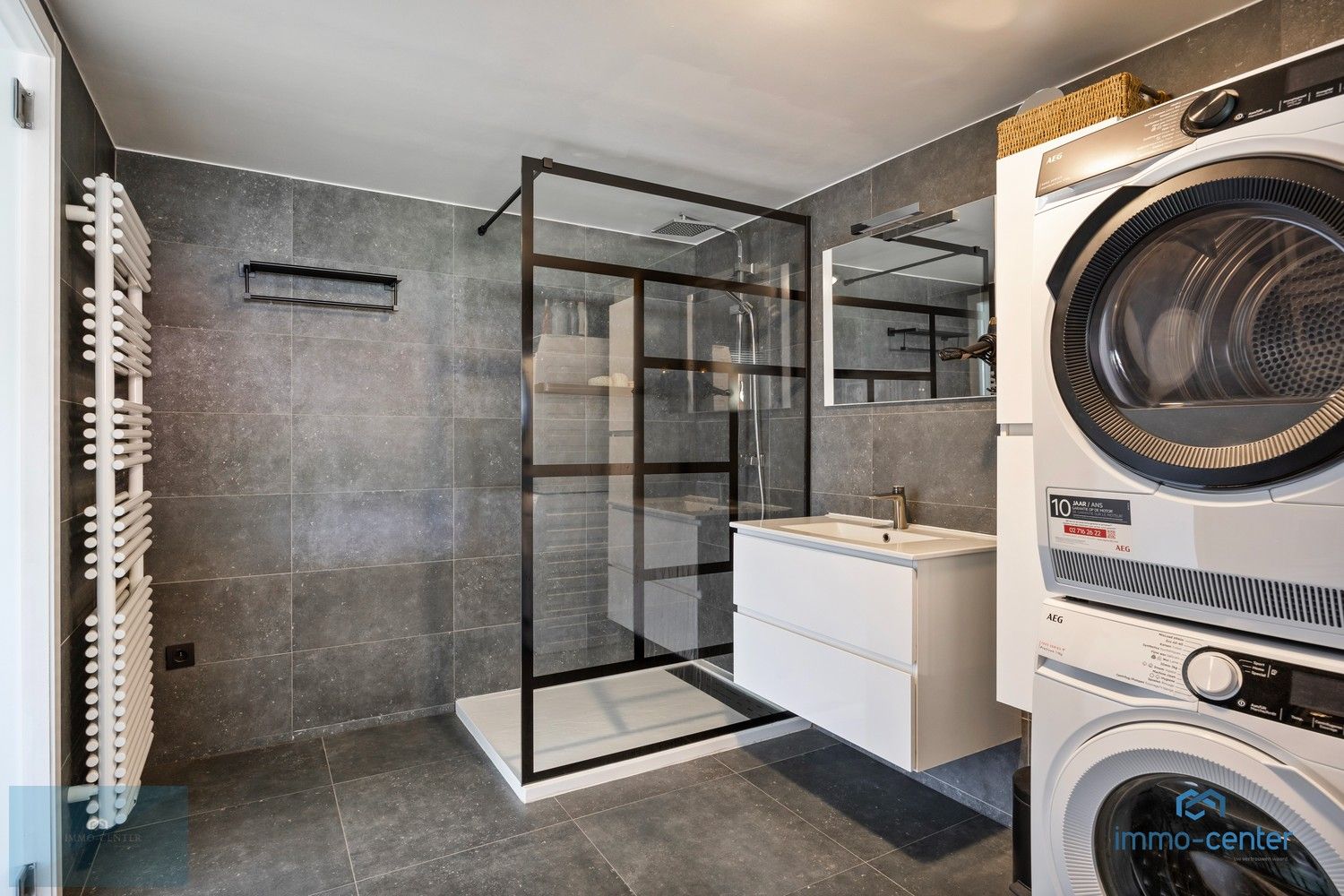 Exclusief wonen: luxueus gerenoveerde woning met buitenverblijf, EPC B en zonnepanelen foto 11