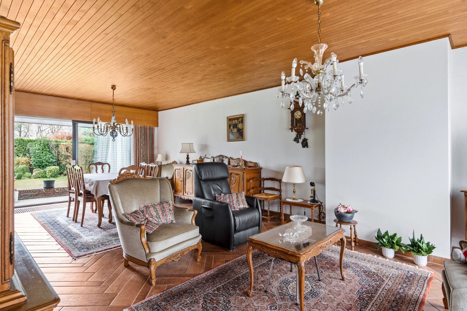 GOED ONDERHOUDEN LAAGBOUW VILLA OP TOPLOCATIE! foto 6