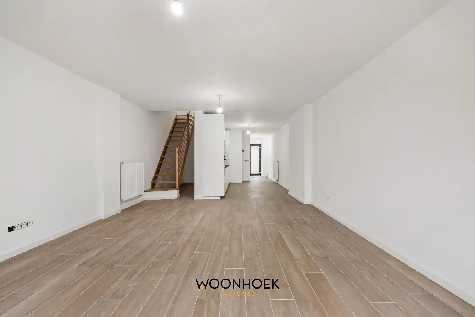 Gerenoveerde, 6-slpk woning, zonnige tuin en 2 bdkms te Sint-Niklaas! foto 3