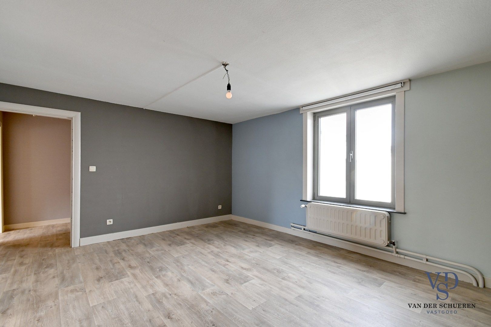 Te renoveren woning in centrum Balegem. foto 32