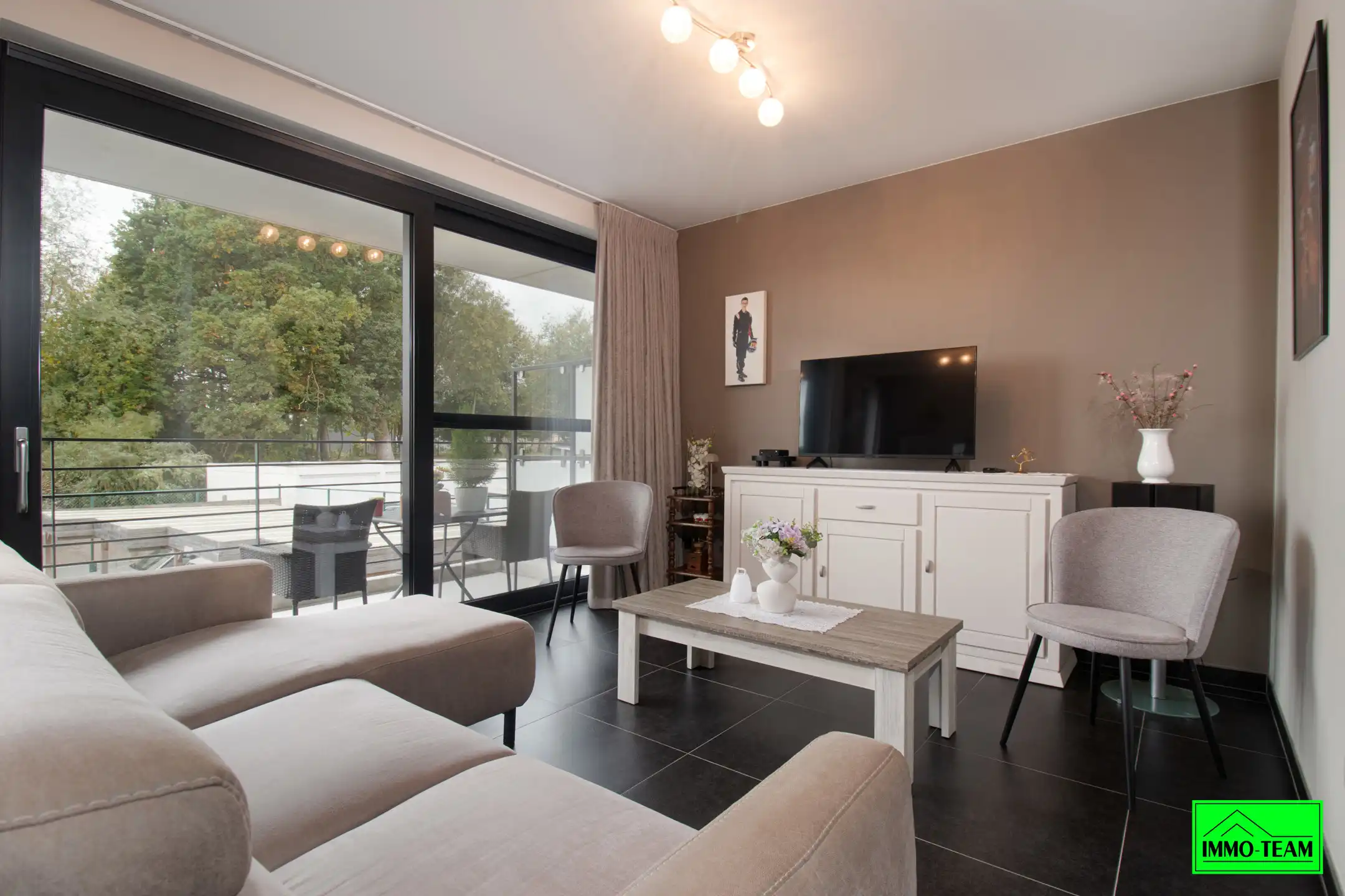 Modern en energiezuinig appartement met terras en garage foto 3