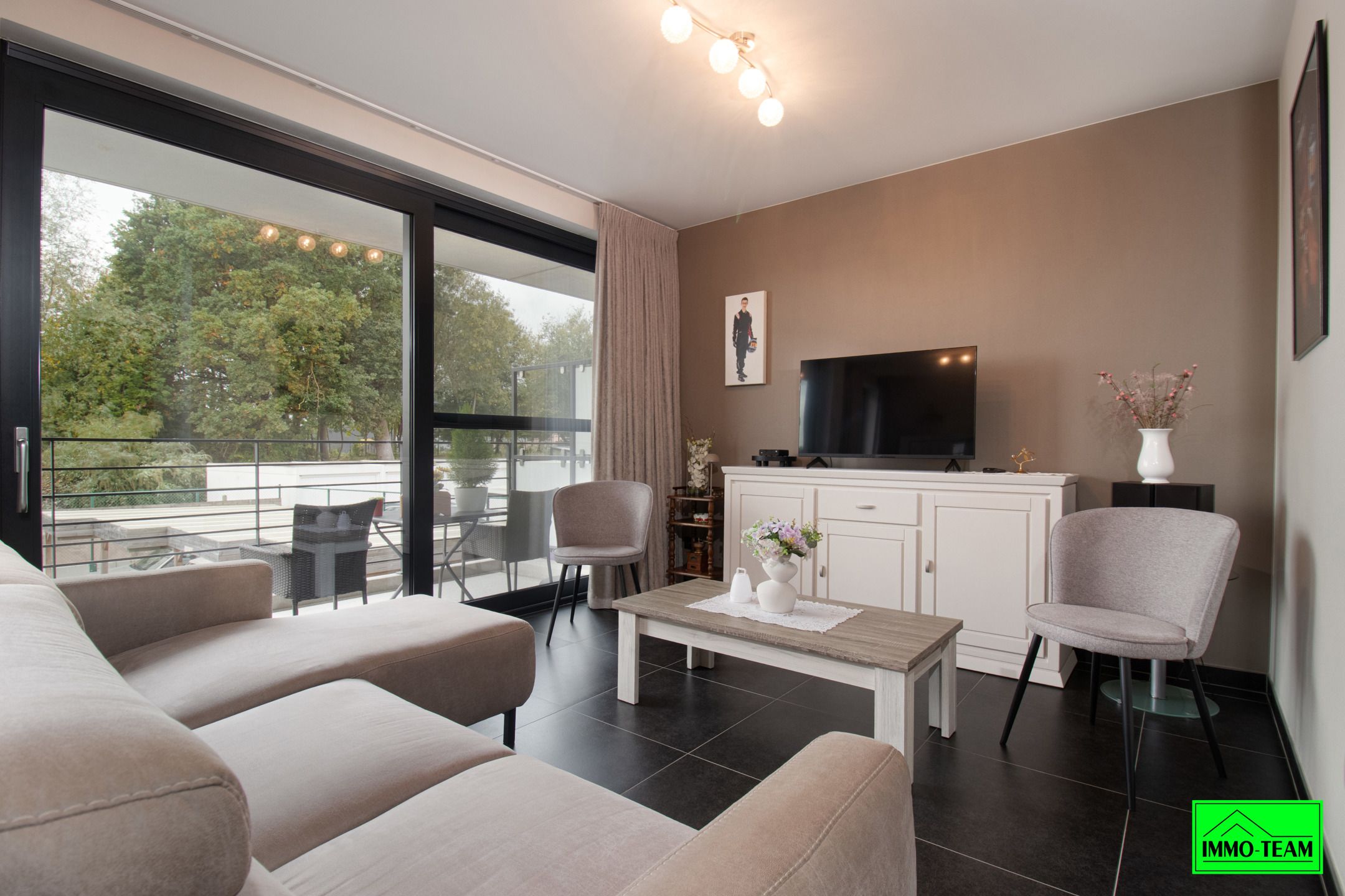 Modern en energiezuinig appartement met terras en garage foto 3