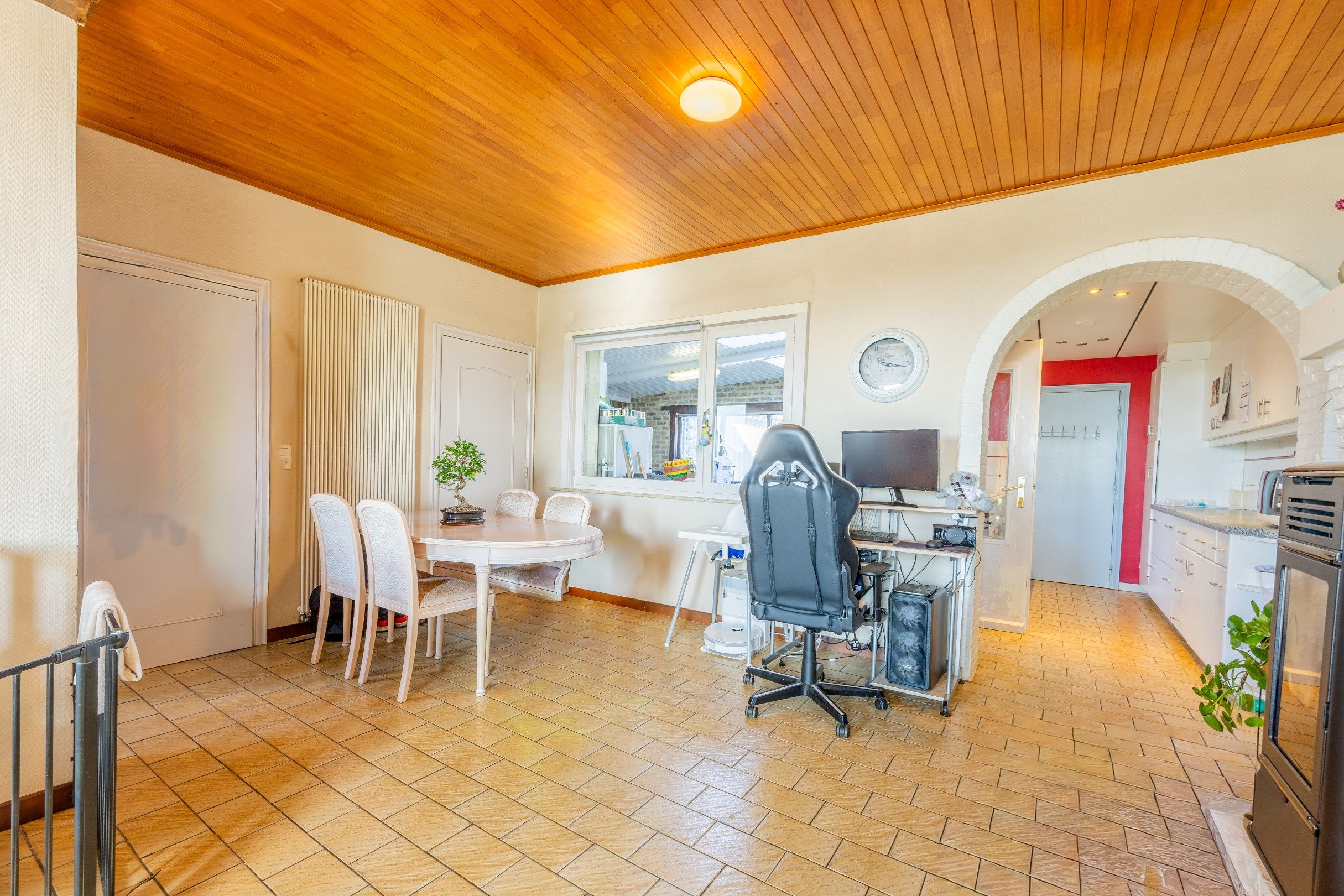 RUIME WONING MET TUIN EN UITWEG foto 5