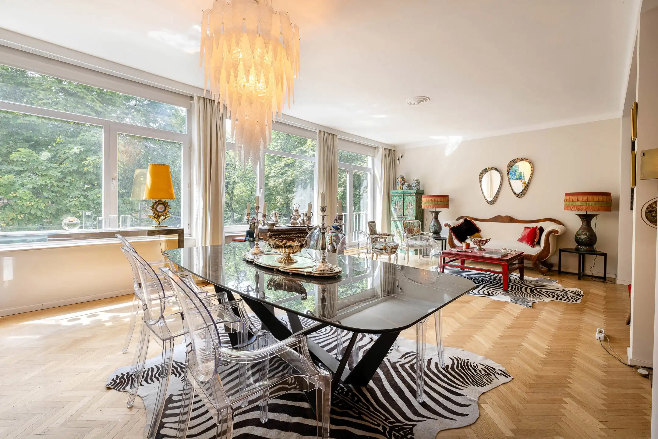 Ruim appartement met 2 slaapkamers – Ukkel, Ter Kamerenbos foto {{pictureIndex}}