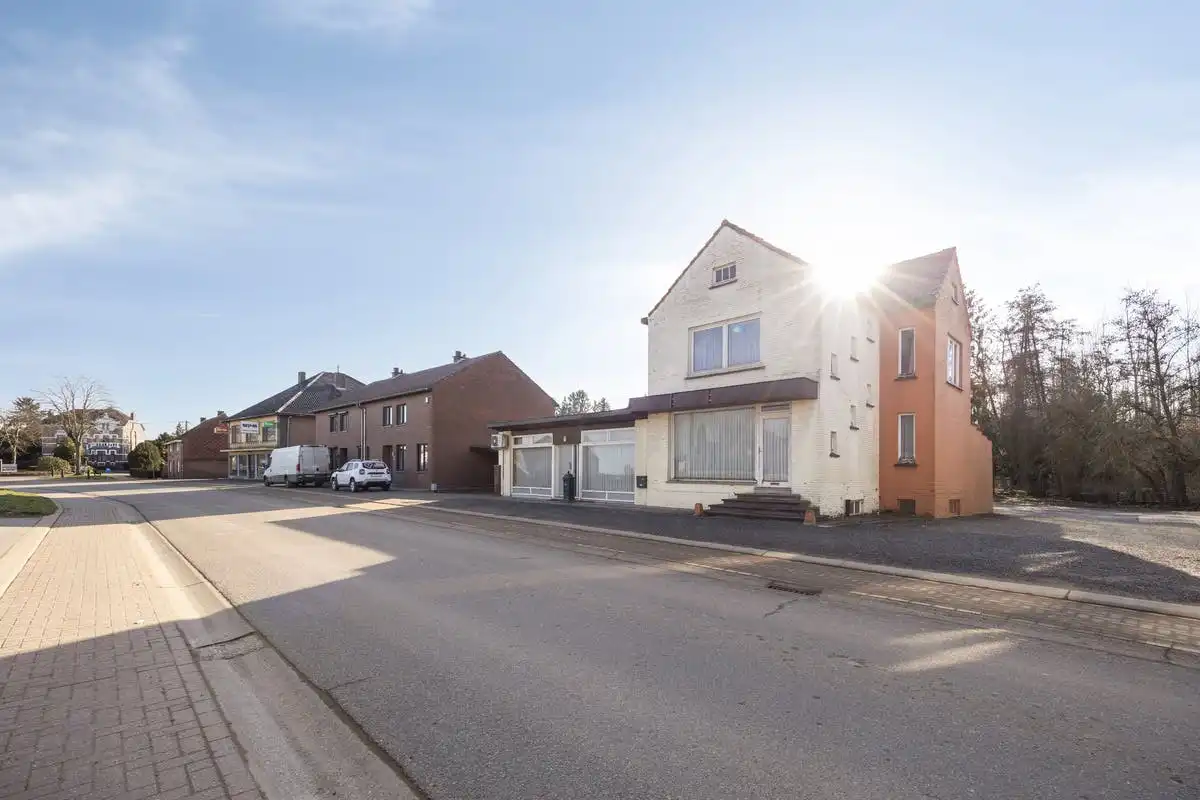 Hoofdfoto van de publicatie: Af te breken woningen met ontwikkelingspotentieel vlakbij centrum Alken