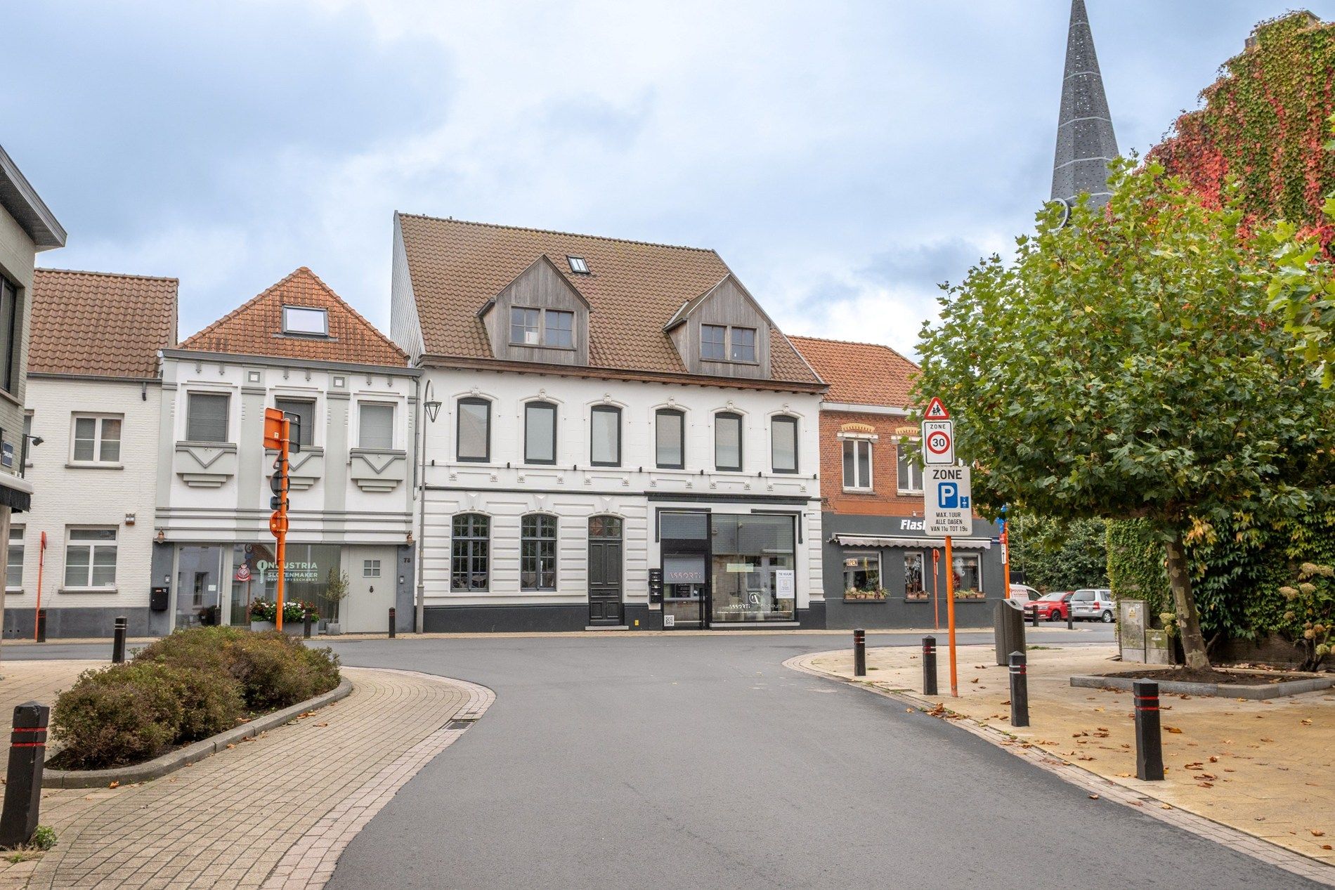 Winkelruimte met prachtig appartement te Westkapelle foto 2