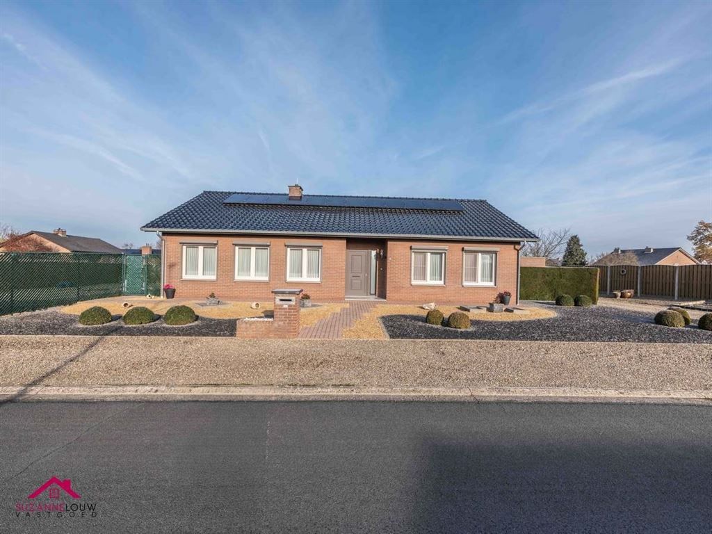 Zeer goed onderhouden, vrijstaande en gelijkvloerse woning foto 2