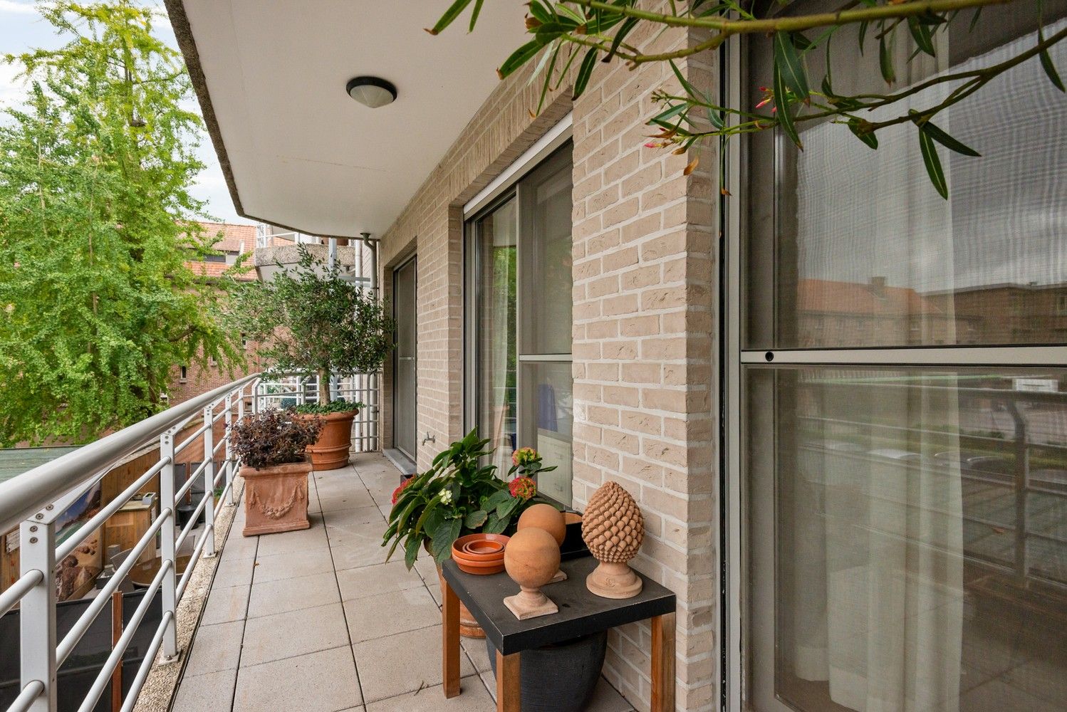 Instapklaar 3SLPK appartement met 2 terrassen en garagebox in Berchem! foto 19