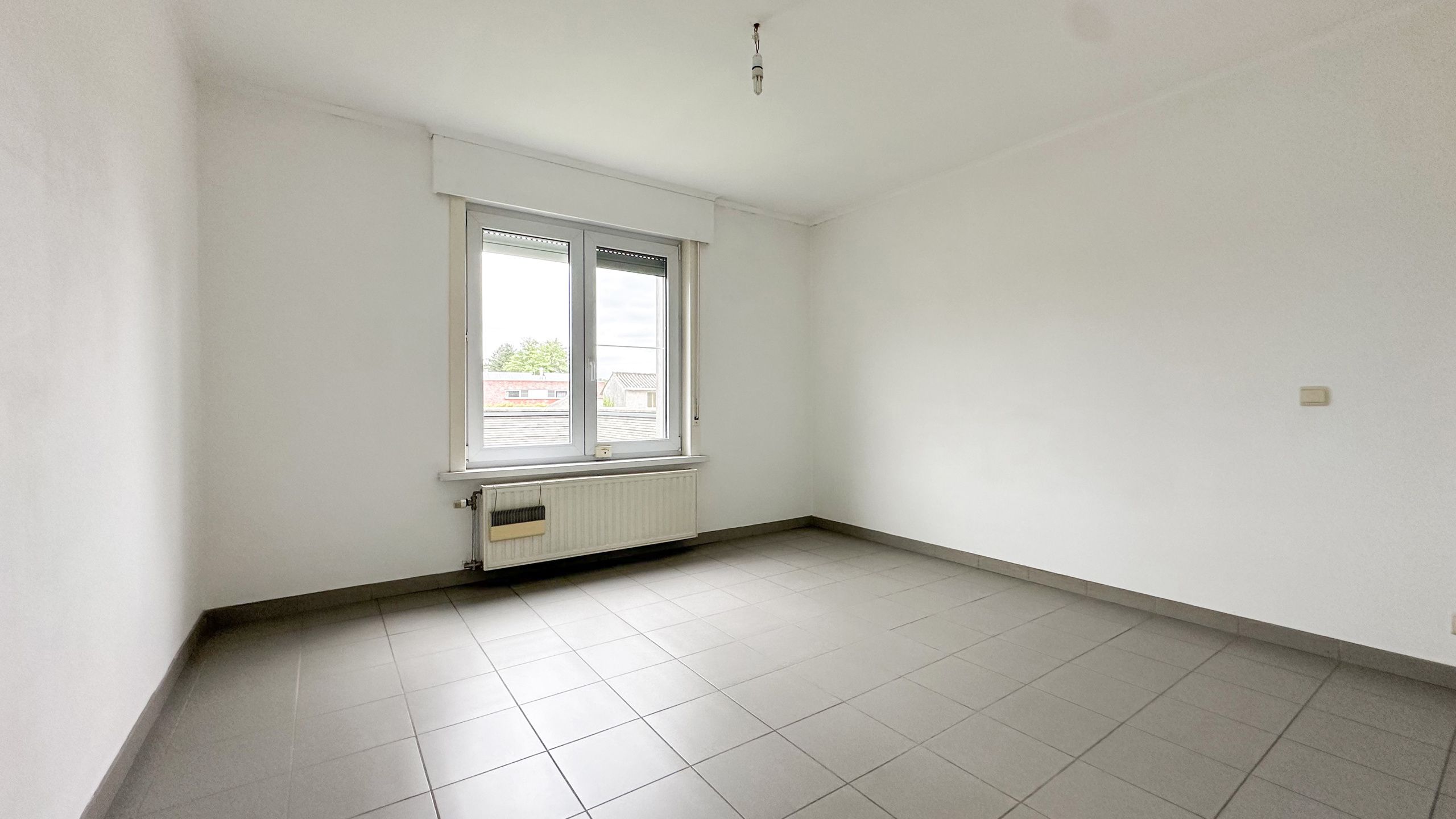 Instapklaar appartement met 2 slpks en groot terras! foto 10