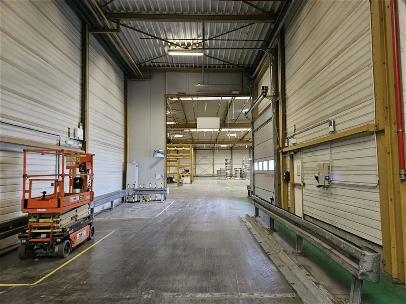 Fabrieksgebouw te Komen foto 26